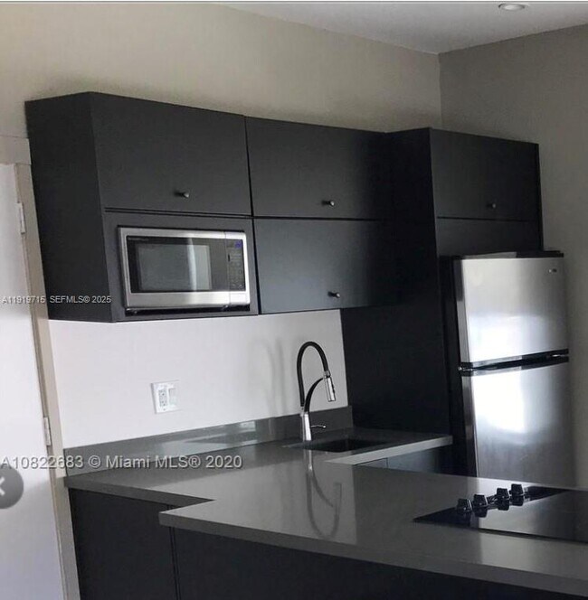 Foto del edificio - 1618 Michigan Ave