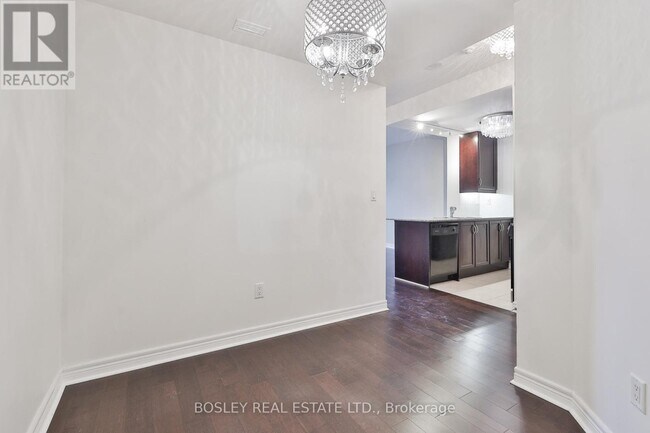 Photo du bâtiment - 100 Hayden St