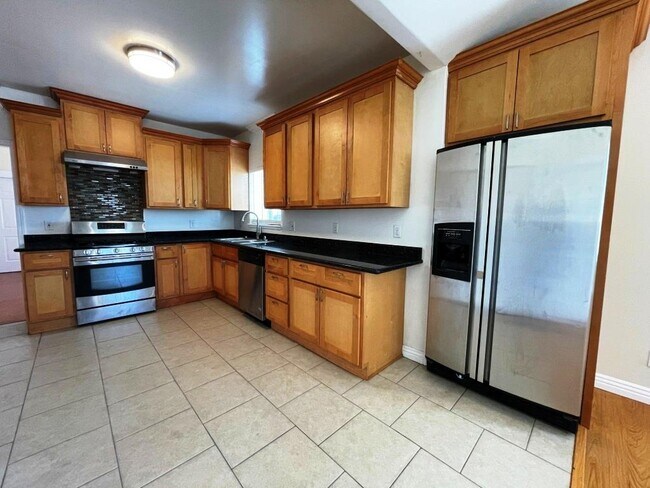 Building Photo - 257 Sunol St