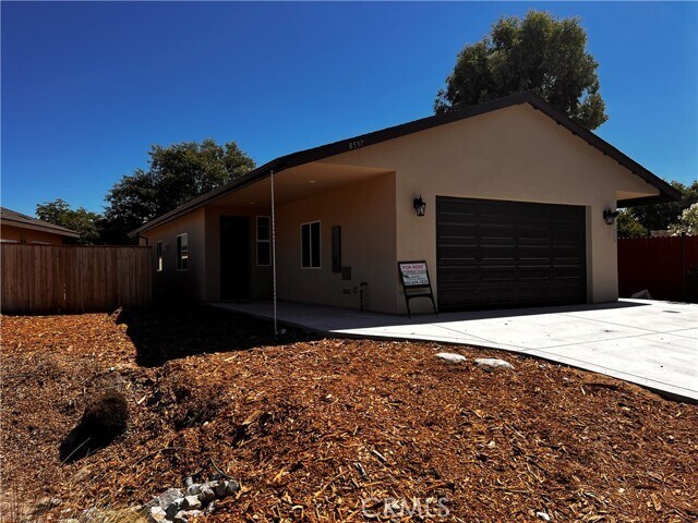 Primary Photo - 8597 Atascadero Ave