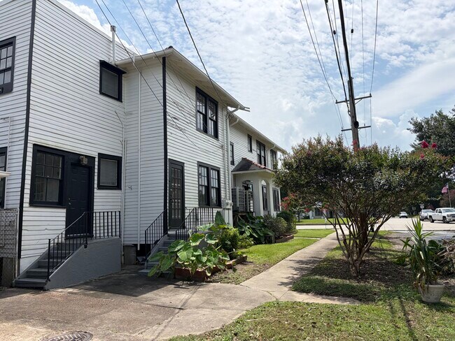 Building Photo - 5653 Canal Blvd