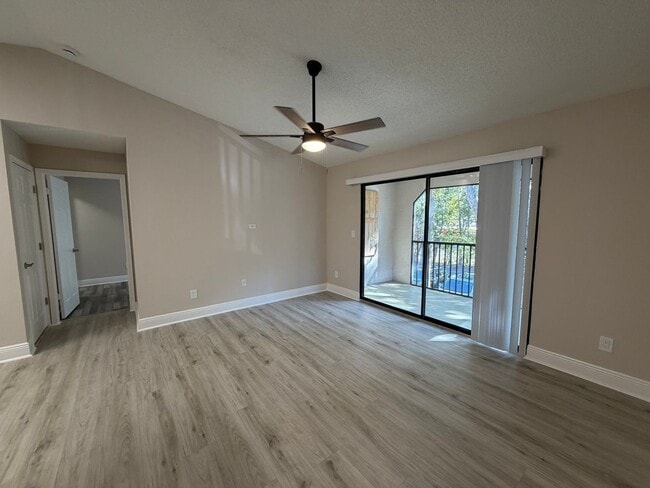 Foto del edificio - ANNUAL RENTAL - 1 BED / 1 BATH AT OASIS