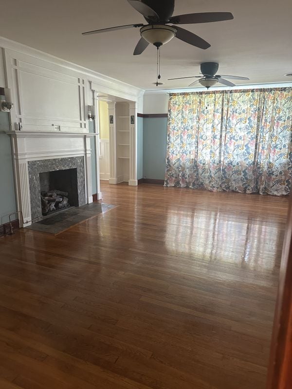 Building Photo - 276 Meadow Dr