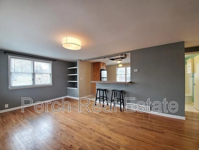Foto del edificio - 2431 Grove St
