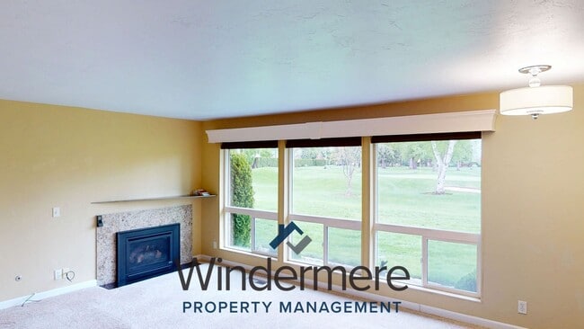 Foto del edificio - 601 Village Way