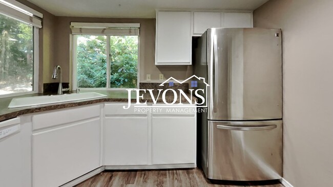 Foto del edificio - Charming 3-bedroom single-family home with...