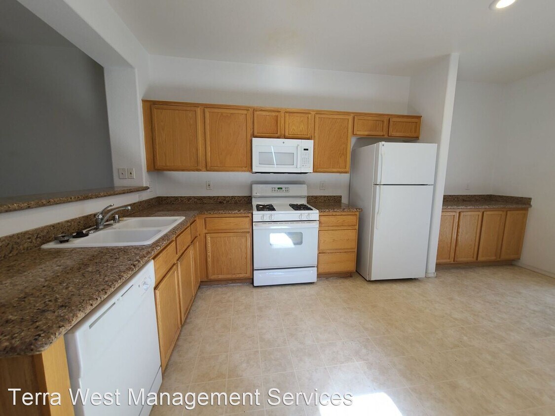 Building Photo - 10601 Coal Canyon Ave