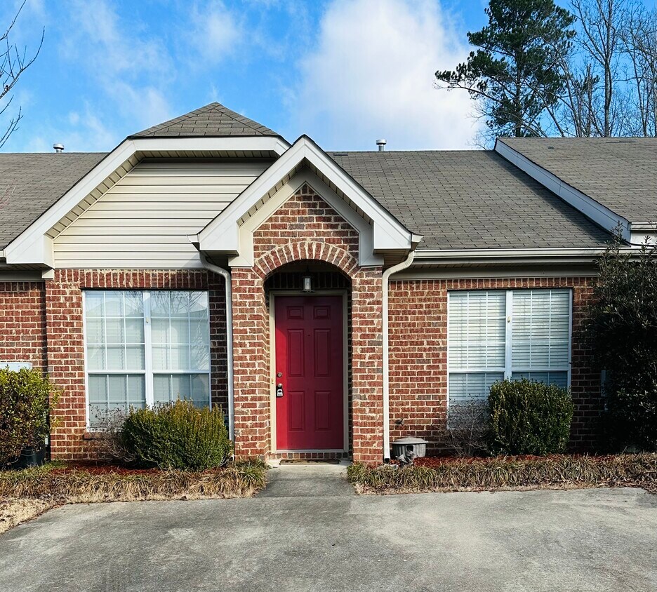 Primary Photo - 2811 Southwood Ln