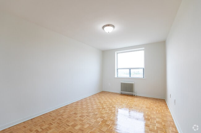 2BR, 1BA - 888SF - Bedroom - Benville Court Apartments