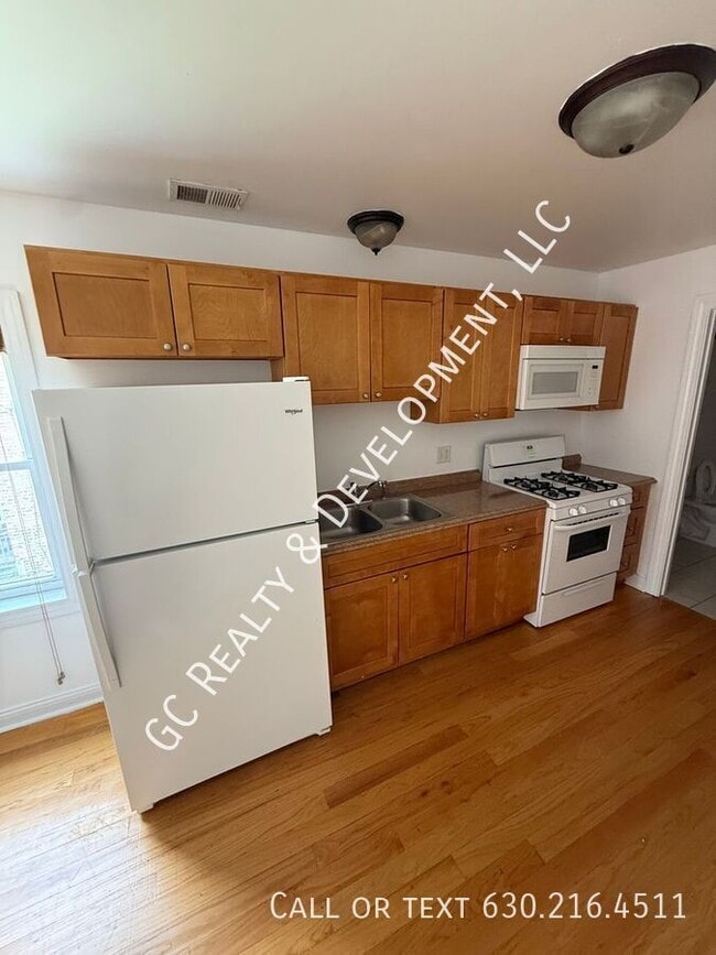 Building Photo - 1512 W 17th St