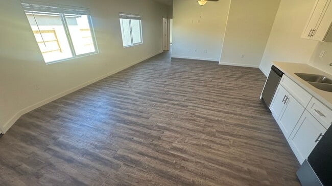 Building Photo - Coyote Run Duplexes 9004