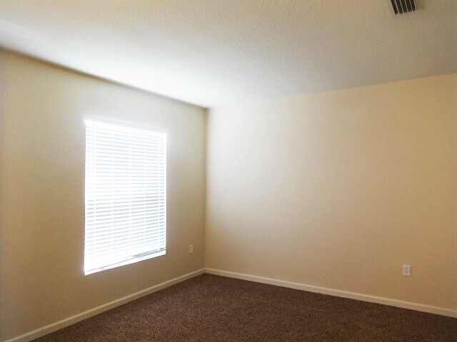 Building Photo - 810 Dunkirk Ave NW