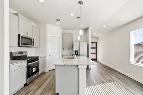 Foto del edificio - 216 Shore Pointe Ct