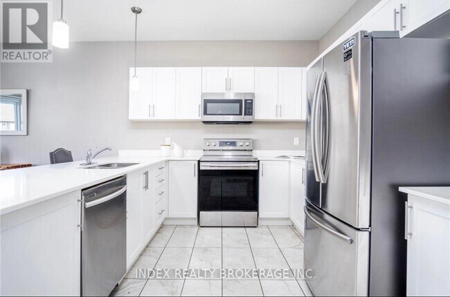 Building Photo - 439 Athlone Ave