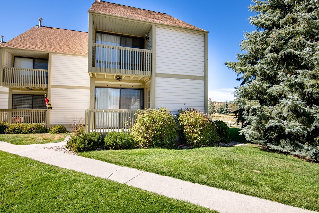 Primary Photo - Conveniently Located Racquet Club Condo
