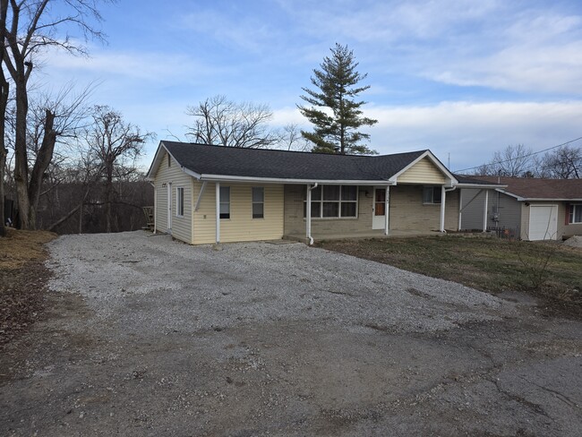 Building Photo - 3125 Phils Dr