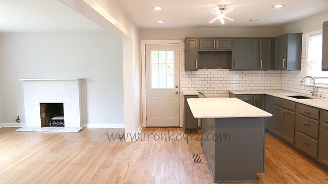 Building Photo - 3141 E Barker Cir