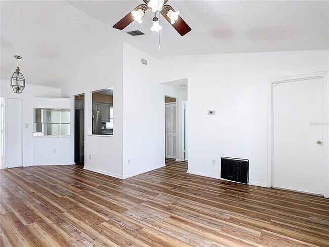 Foto del edificio - 115 Lindenwood Ln