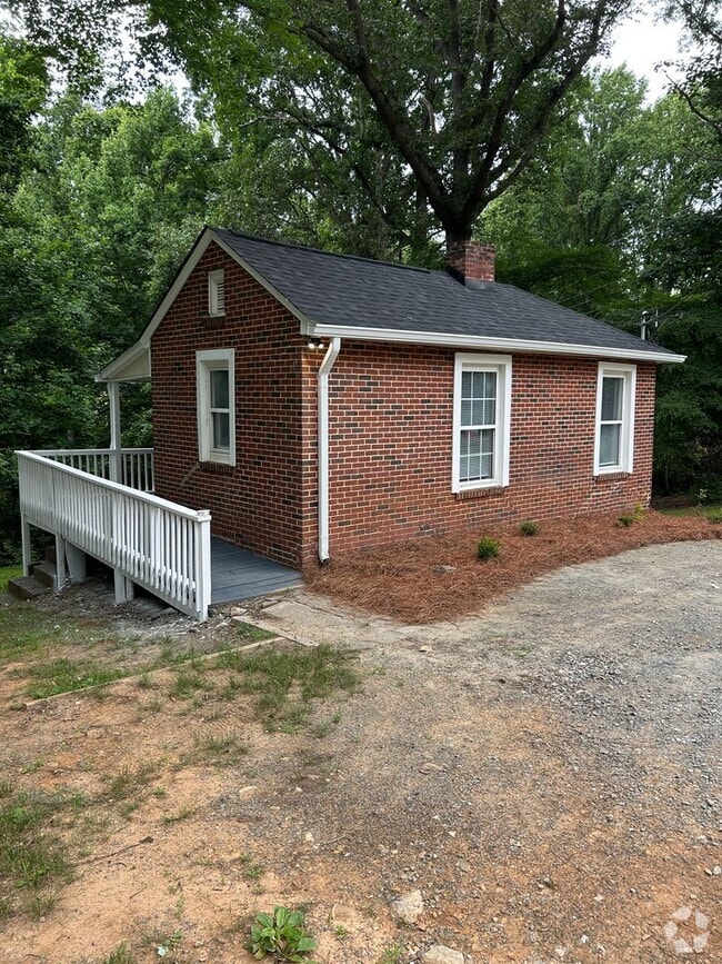 Building Photo - 312 Motor Rd
