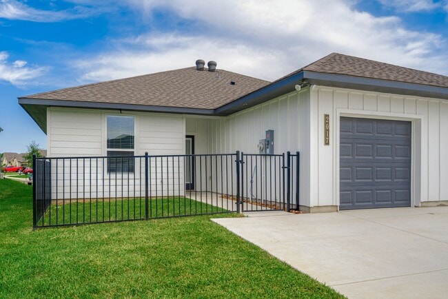 Building Photo - 1144 Trellis Pass
