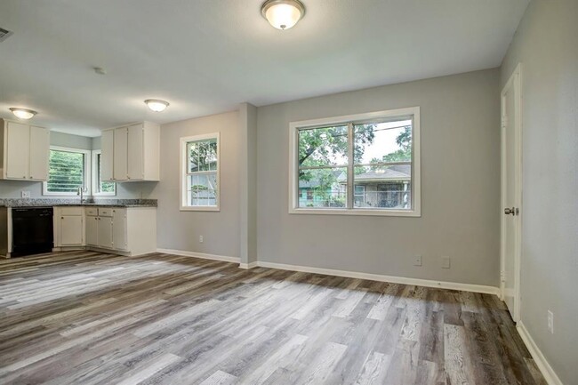 Building Photo - 2511 13th St