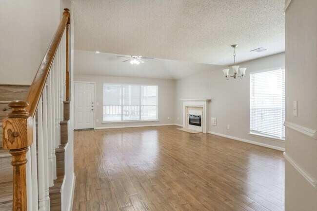 Foto del edificio - 8930 Stoney Bend Dr