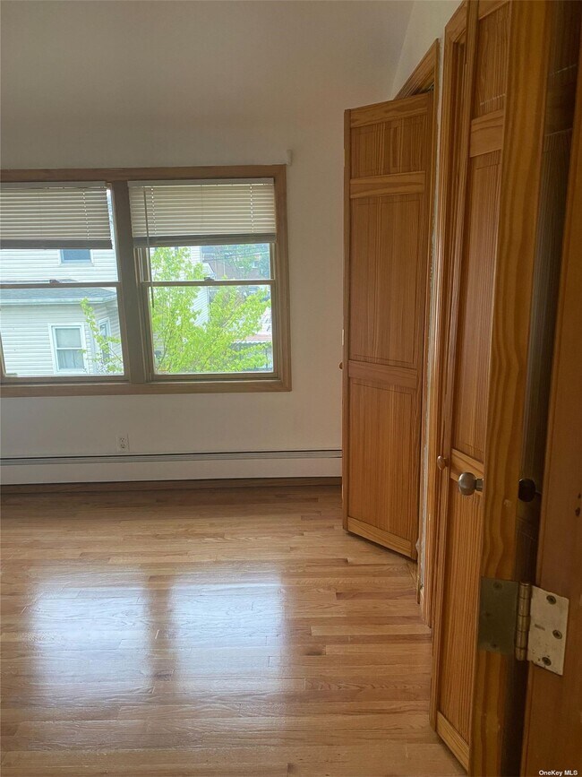 Foto del edificio - 22-40-40 100th St