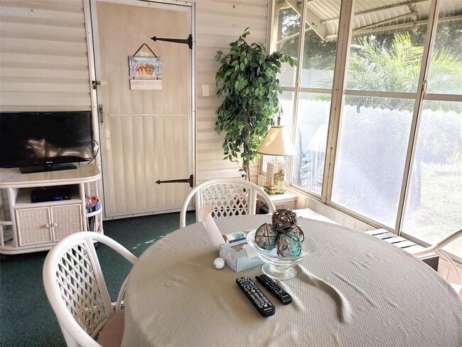 Building Photo - 808 53rd Ave E