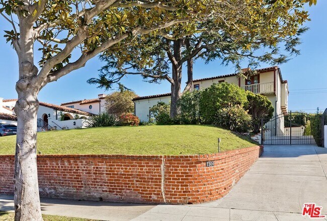 Foto del edificio - 1304 San Vicente Blvd