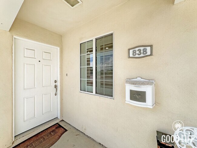 Foto del edificio - Inviting 3B/1BA Home in Imperial Beach with Patio, Driveway Parking and Coastal Proximity