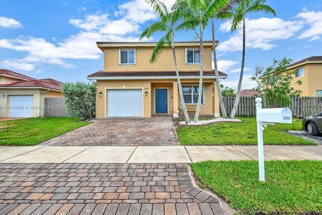 Foto del edificio - 8986 SW 214th Terrace