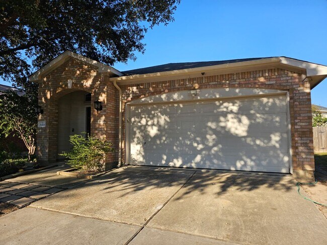Foto del edificio - 6414 Macquarie Dr
