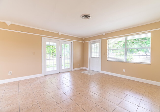 Foto del edificio - 2566 NE Hickory Ave