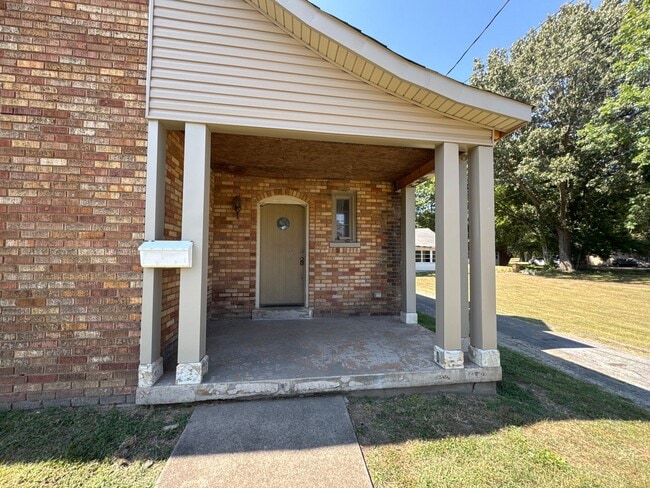 Building Photo - Paducah City Home