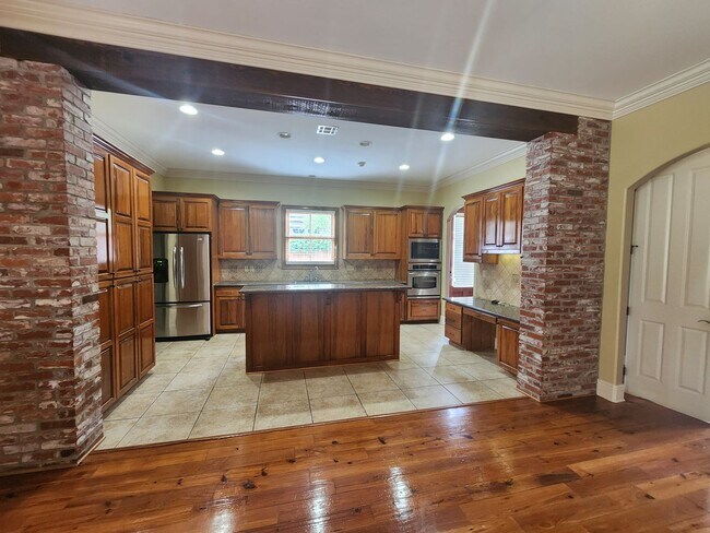 Foto del edificio - Beautiful 4 Bedroom Home with 3 Baths | 2,692 Sq Ft | $3,300/mo