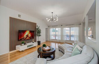 Building Photo - 7207 Crescent Mills Dr