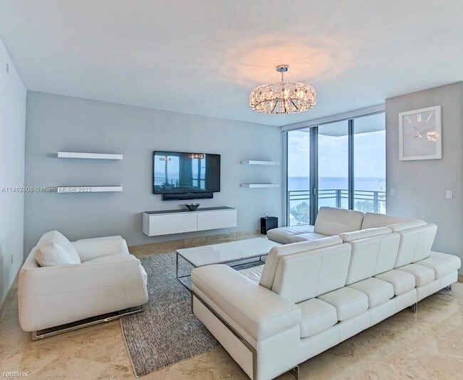 Building Photo - 2 br, 2.5 bath Condo - 3535 S Ocean Dr Apt...