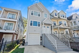 Building Photo - 142 N 15th St