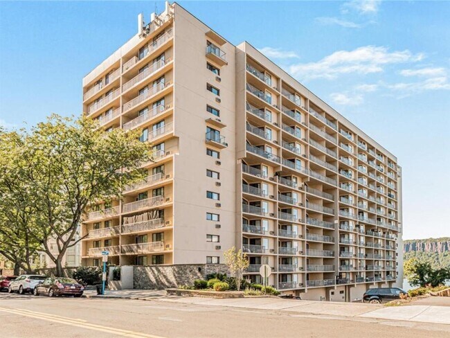 Foto del edificio - 1155 Warburton Ave