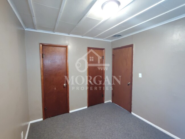 Foto del edificio - 1326 1/2 E 35th St