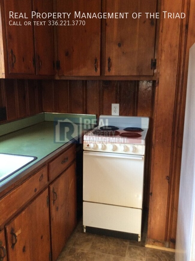 Foto del edificio - Cozy 1 Bedroom/1 Bath in the Heart of Gree...