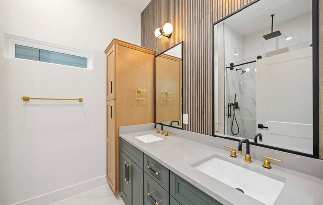 Foto del edificio - 8007 Cora St