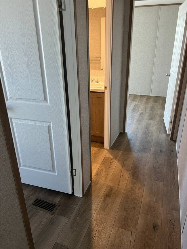 Foto del edificio - 200 E Zora St