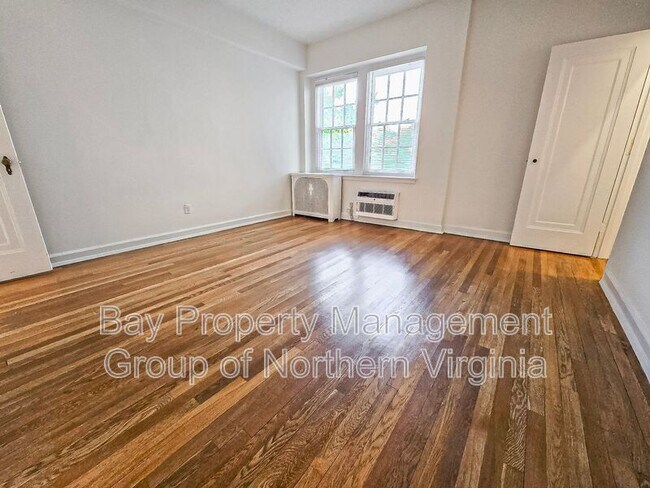 Foto del edificio - 4700 Connecticut Ave NW