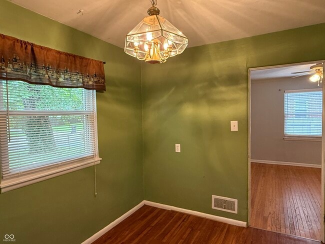 Building Photo - 405 S Catherwood Ave