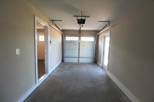 Building Photo - 4489 Drysdale St