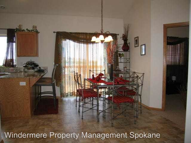 Building Photo - 1022 Fox Ridge Rd
