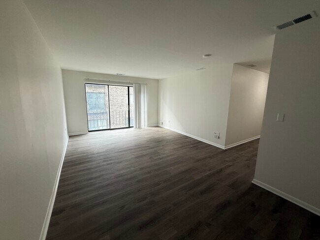 Foto del edificio - 2310 N Harlem Ave