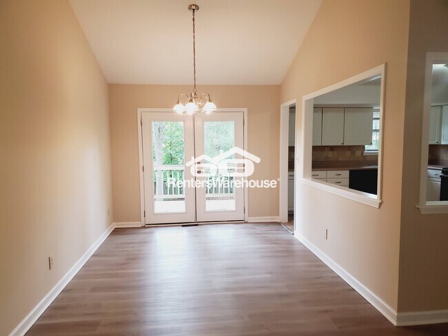 Foto del edificio - 2531 Country Lake Cir