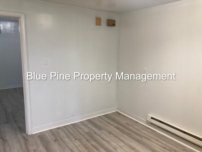 Building Photo - 3354 E Iona Rd